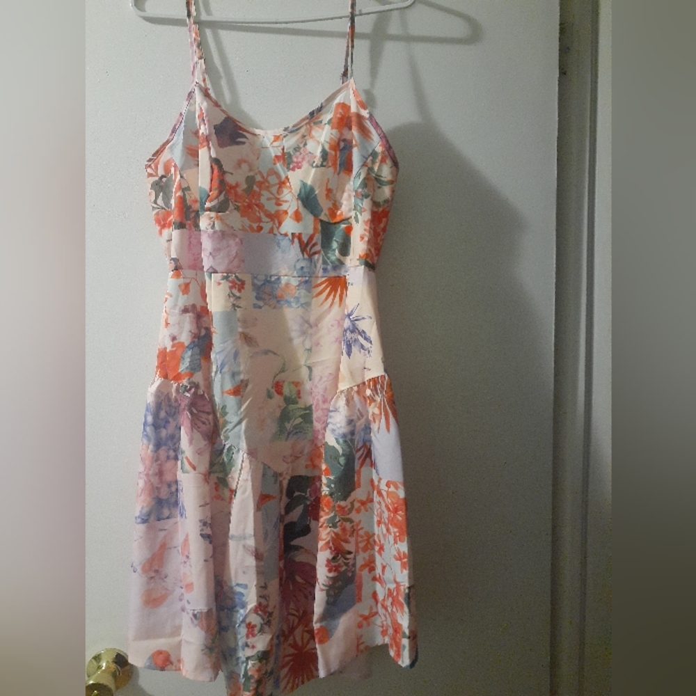 2 for 20$ Dress with thin straps in a floral print and ruffled birds.